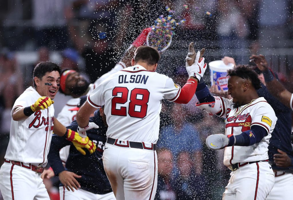 Major-League-Baseball.jpg